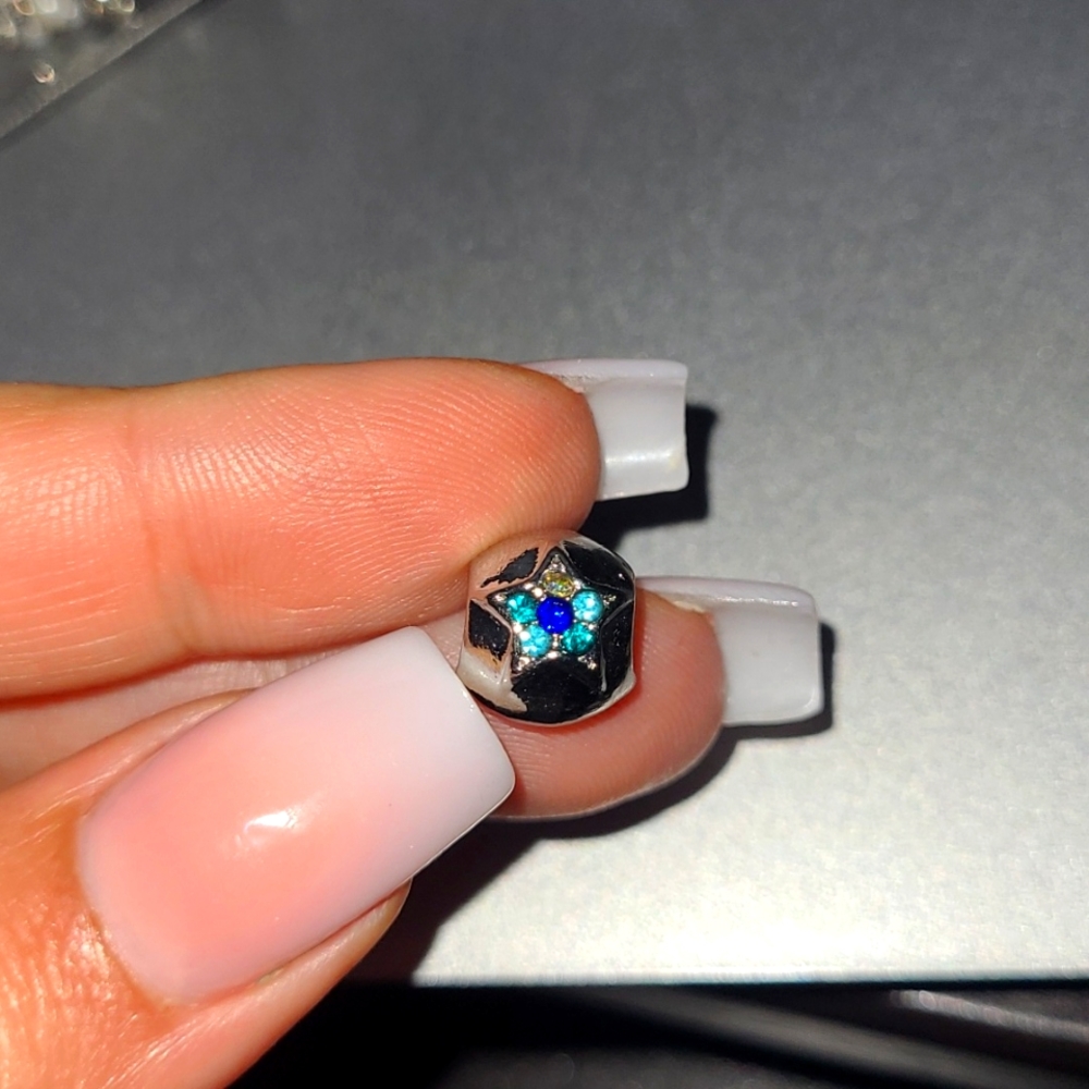 Star Charm - Picture 2 of 4